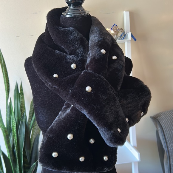FAUX FUR black soft scarf with pearls appliqués 42.5 inches long - Picture 3 of 10